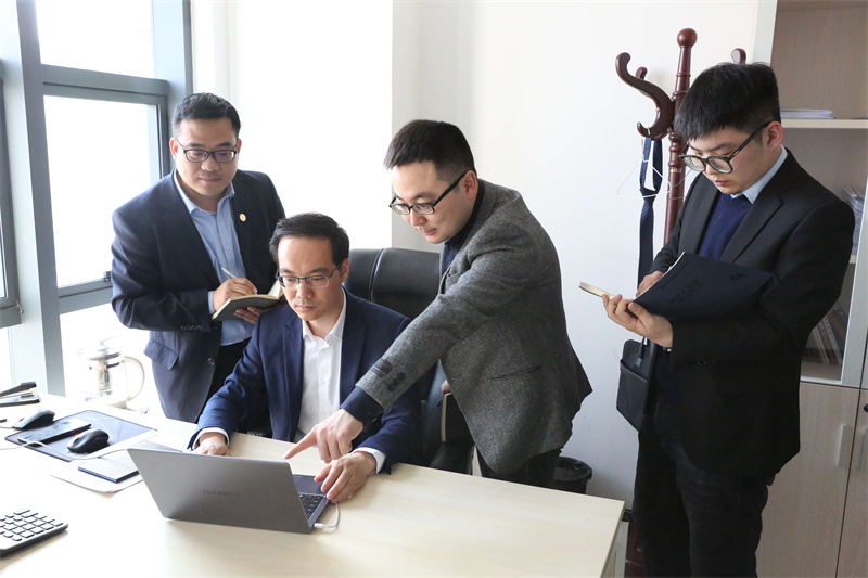 02.新型能源公司“科学家+工程师”队伍.jpg 02.新型能源公司“科学家+工程师”队伍.jpg